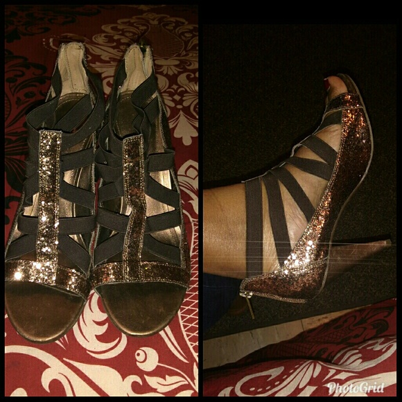 Sparkly Kenneth Cole heels - Picture 1 of 3